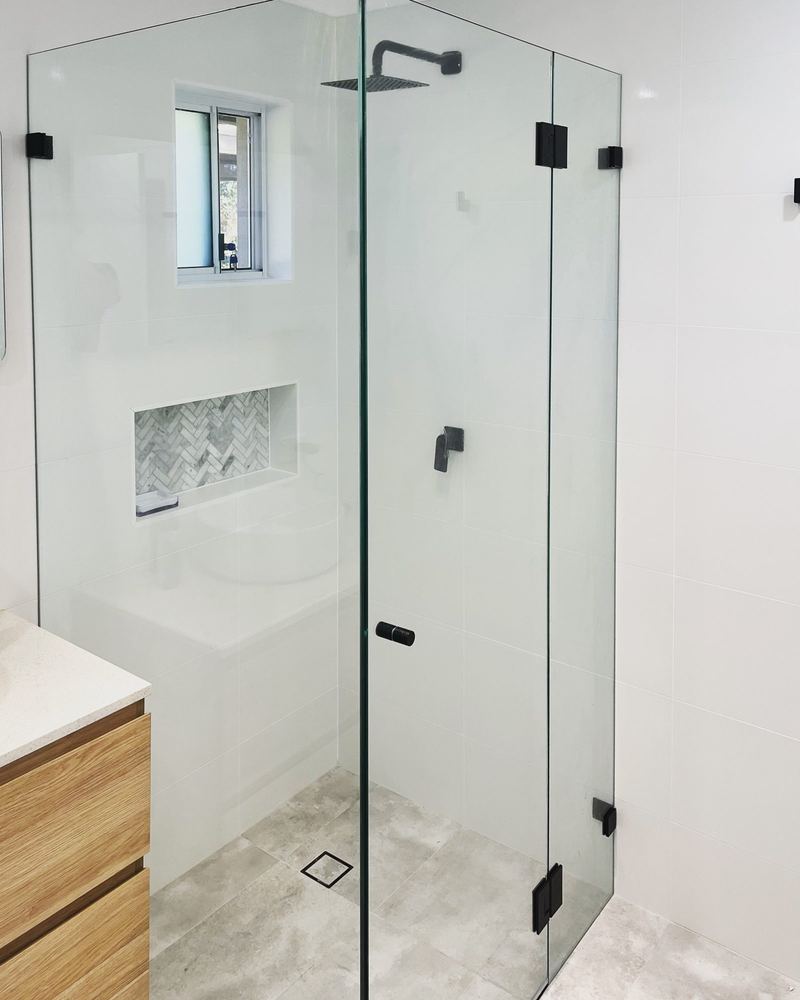 Clear glass frameless shower screen, Sydney